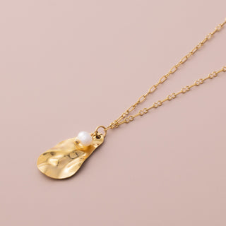 Moonpetal Necklace